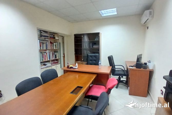 Ambient biznesi me qera 1+1 ne Tirane - 30,000 Leke