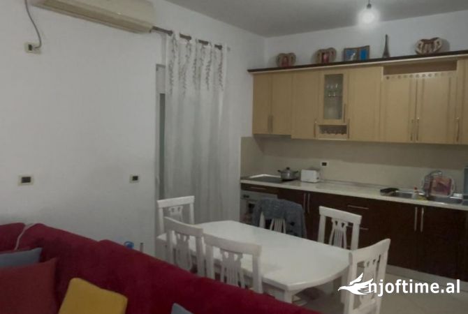 Shtepi me qera 3+1 ne Tirane - 450 Euro