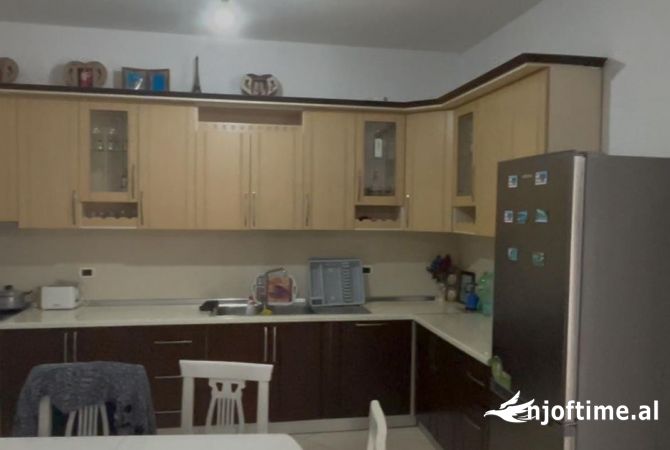 Shtepi me qera 3+1 ne Tirane - 450 Euro
