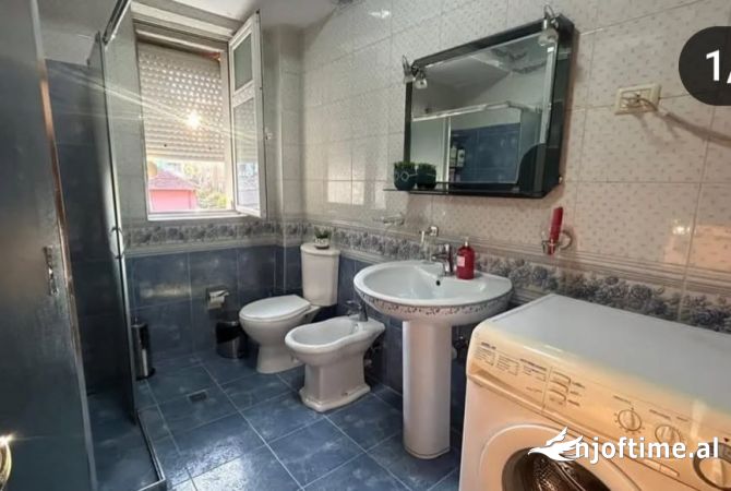 Shtepi me qera Apartament ne Tirane, 2+1, Mobilimi E mobiluar, Pagesa 600  Euro.