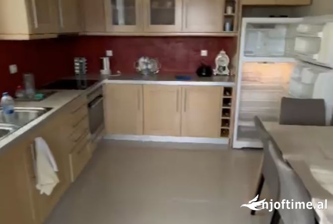 Shtepi me qera 2+1 ne Tirane - 450 Euro