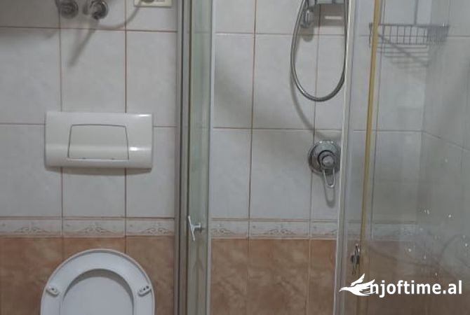 Shtepi me qera Apartament ne Tirane, 1+1, Mobilimi E mobiluar, Pagesa 580  Euro.