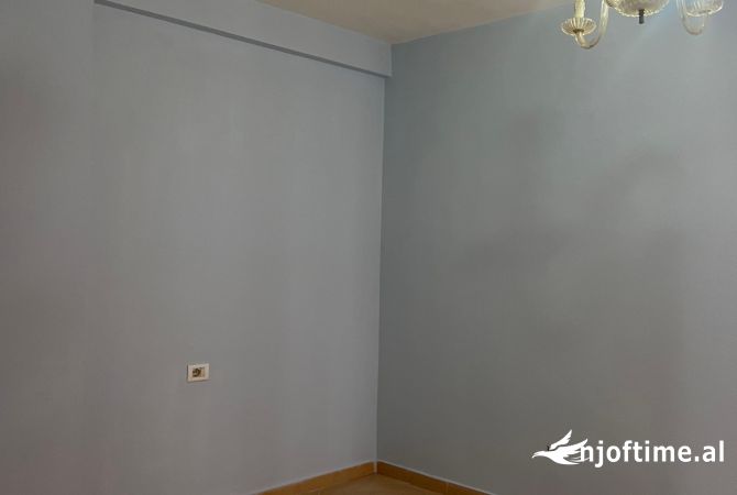 Shtepi me qera 2+1 ne Tirane - 35,000 Leke