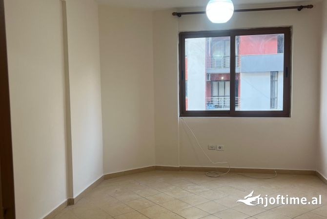 Shtepi me qera 2+1 ne Tirane - 35,000 Leke