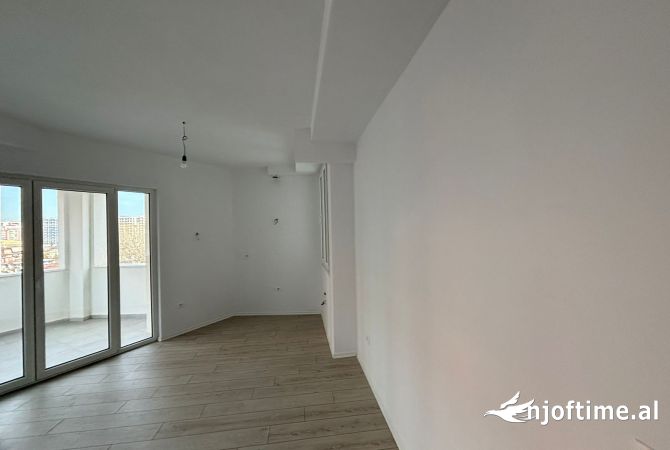Shtepi me qera 2+1 ne Tirane - 550 Euro