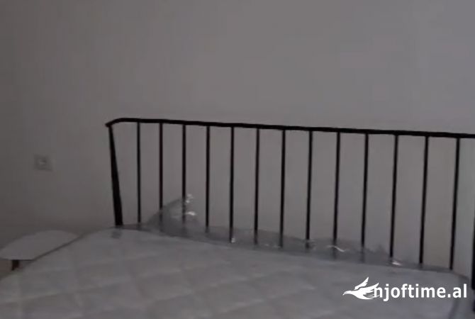 Shtepi me qera Apartament ne Tirane, 1+1, Mobilimi E mobiluar, Pagesa 400  Euro.