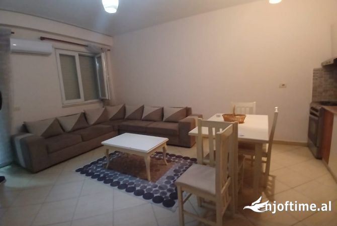 Shtepi me qera 2+1 ne Tirane - 50,000 Leke