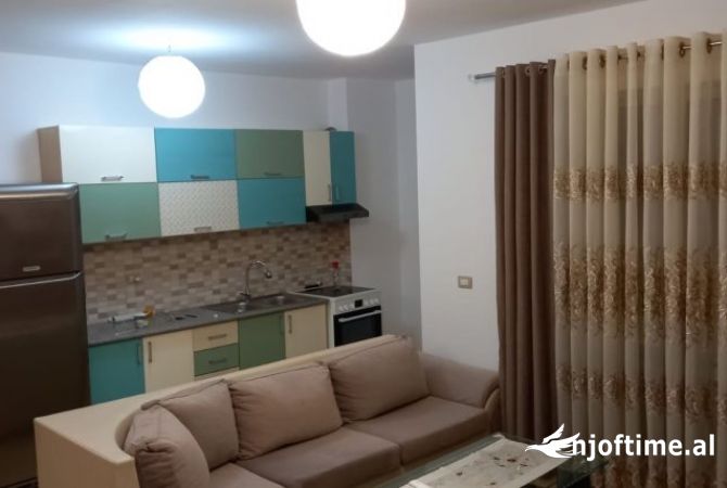 Shtepi me qera 2+1 ne Tirane - 500 Euro