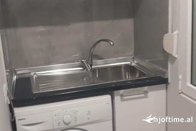 Shtepi me qera Apartament ne Tirane, Garsoniere, Mobilimi E mobiluar, Pagesa 400  Euro.