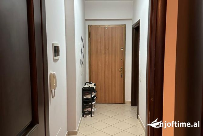 Shtepi me qera Apartament ne Tirane, 1+1, Mobilimi E mobiluar, Pagesa 450  Euro.