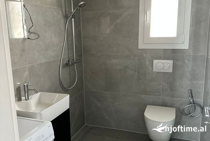 Shtepi me qera Apartament ne Tirane, 1+1, Mobilimi E mobiluar, Pagesa 40,000  Leke.