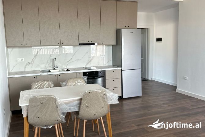 Shtepi me qera 1+1 ne Tirane - 40,000 Leke
