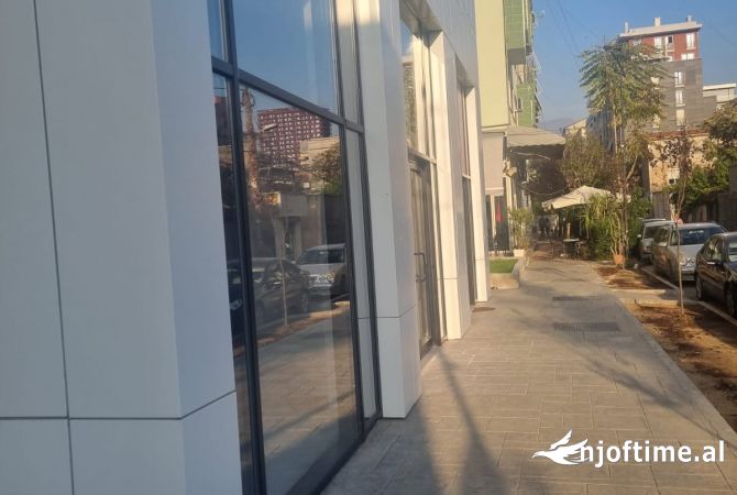 Ambient biznesi me qera 1+1 ne Tirane - 1,200 Euro