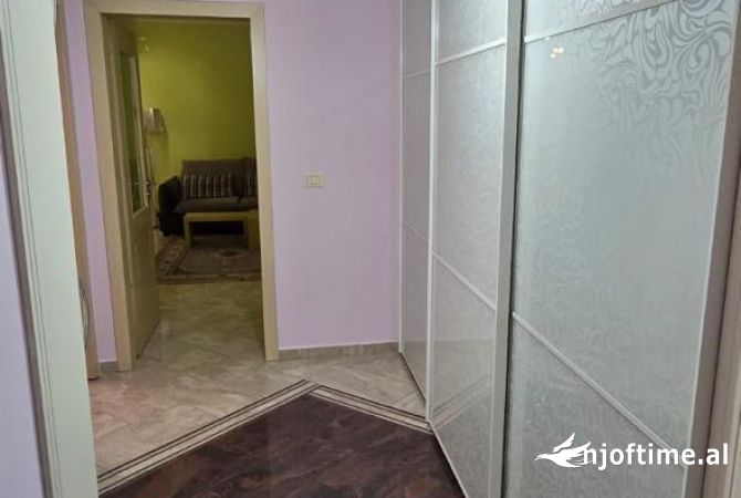 Shtepi me qera Apartament ne Tirane, 1+1, Mobilimi E mobiluar, Pagesa 600  Euro.
