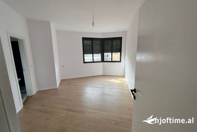 Shtepi me qera 2+1 ne Tirane - 450 Euro