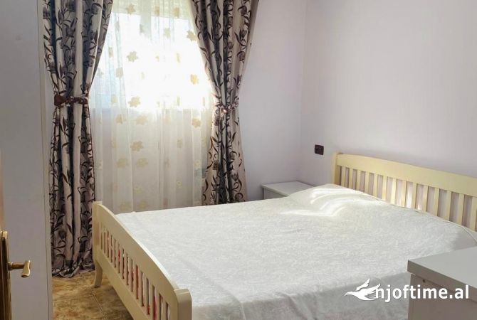 Shtepi me qera Apartament ne Tirane, 2+1, Mobilimi E mobiluar, Pagesa 600  Euro.