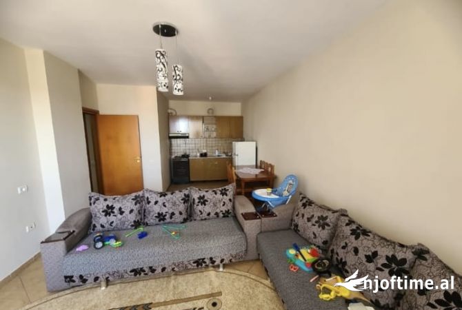 Shtepi me qera 1+1 ne Tirane - 40,000 Leke