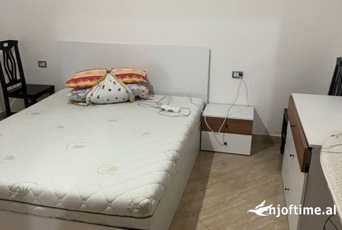Shtepi me qera 1+1 ne Tirane - 40,000 Leke