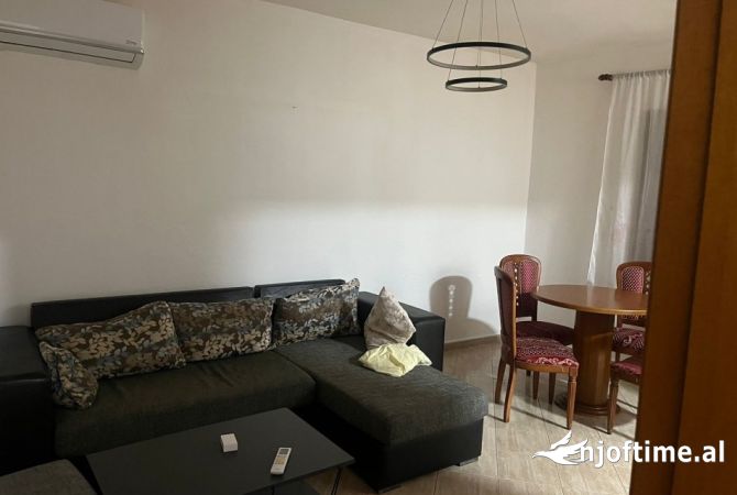 Shtepi me qera 1+1 ne Tirane - 40,000 Leke
