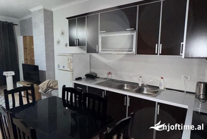 Shtepi me qera 1+1 ne Tirane - 400 Euro