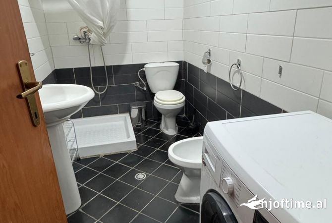 Shtepi me qera Apartament ne Tirane, 1+1, Mobilimi E mobiluar, Pagesa 400  Euro.