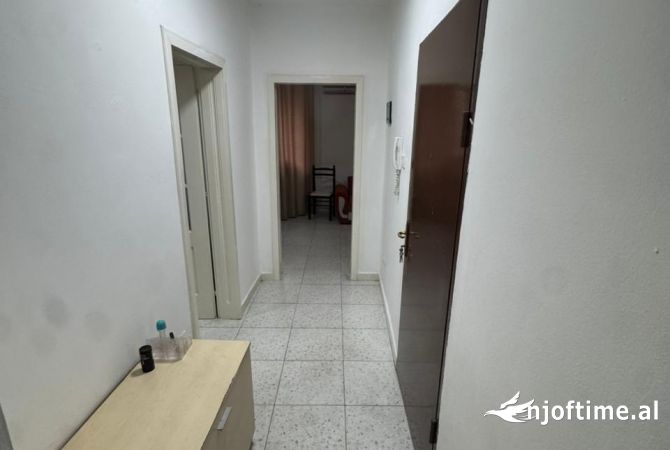 Shtepi me qera Apartament ne Tirane, 1+1, Mobilimi E mobiluar, Pagesa 40,000  Leke.