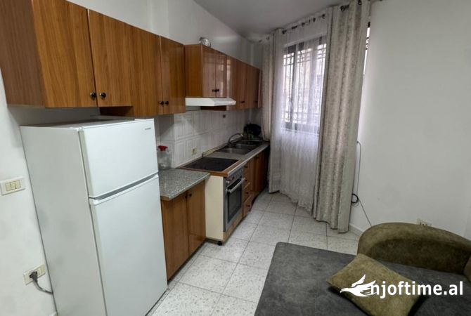 Shtepi me qera Apartament ne Tirane, 1+1, Mobilimi E mobiluar, Pagesa 40,000  Leke.