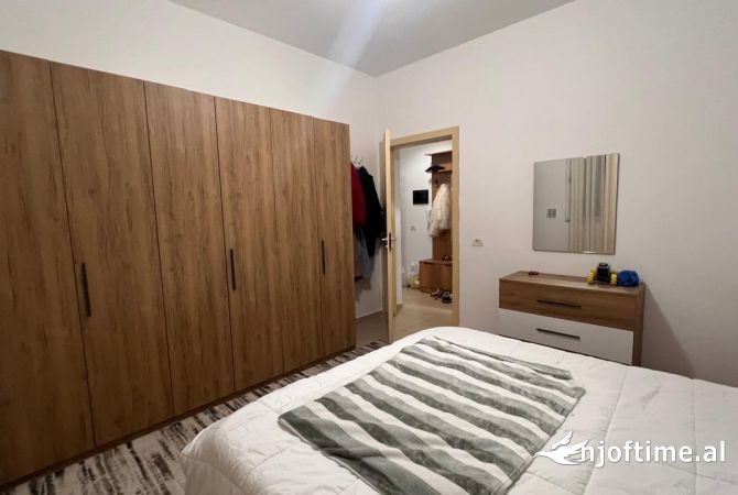 Shtepi me qera Apartament ne Tirane, 1+1, Mobilimi E mobiluar, Pagesa 500  Euro.