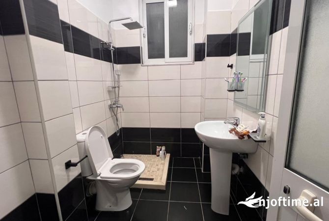 Shtepi me qera Apartament ne Tirane, 1+1, Mobilimi E mobiluar, Pagesa 500  Euro.