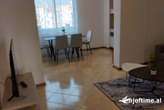 Shtepi me qera Apartament ne Tirane, 2+1, Mobilimi E mobiluar, Pagesa 600  Euro.