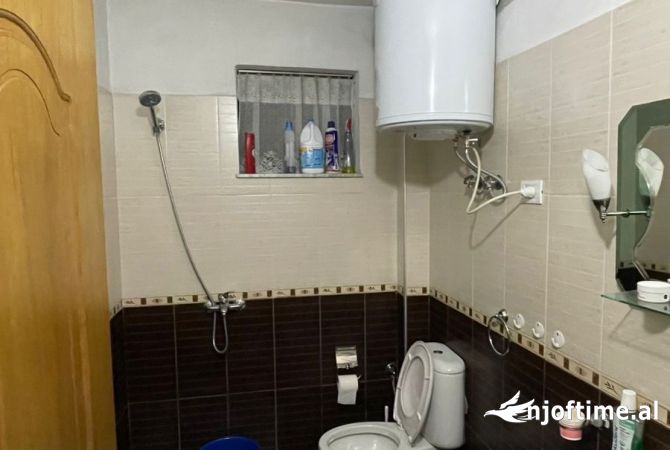 Shtepi me qera Apartament ne Tirane, 1+1, Mobilimi E mobiluar, Pagesa 400  Euro.