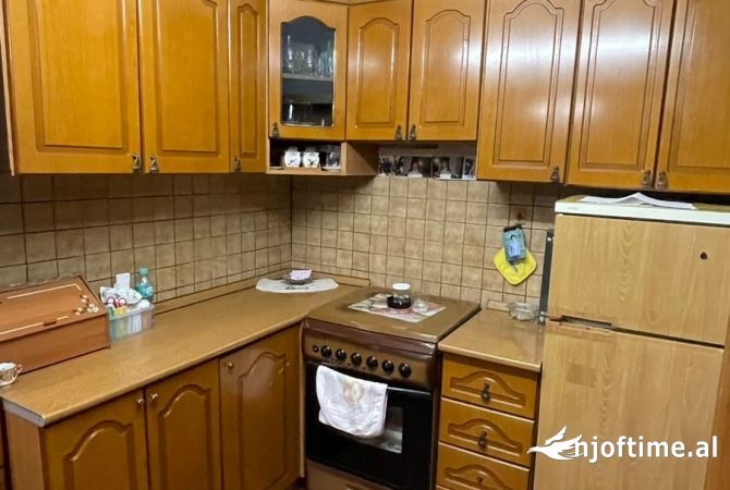 Shtepi me qera Apartament ne Tirane, 1+1, Mobilimi E mobiluar, Pagesa 400  Euro.