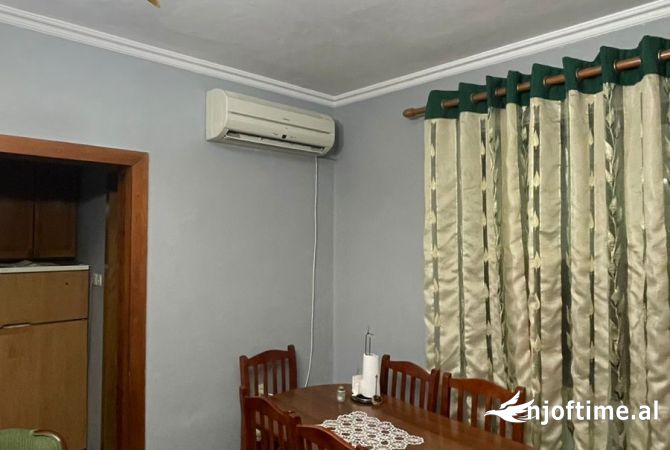 Shtepi me qera Apartament ne Tirane, 1+1, Mobilimi E mobiluar, Pagesa 400  Euro.