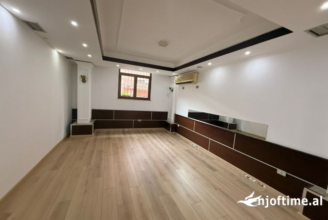 Ambient biznesi me qera 1+1 ne Tirane - 1,500 Euro