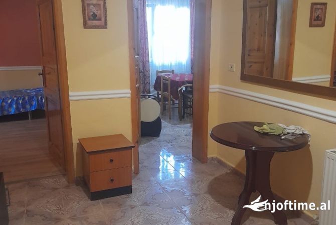 Shtepi me qera Apartament ne Tirane, 2+1, Mobilimi E mobiluar, Pagesa 48,000  Leke.