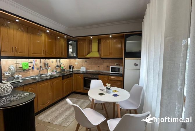 Shtepi me qera 2+1 ne Tirane - 650 Euro