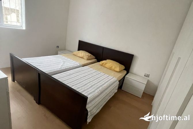 Shtepi me qera 1+1 ne Tirane - 40,000 Leke