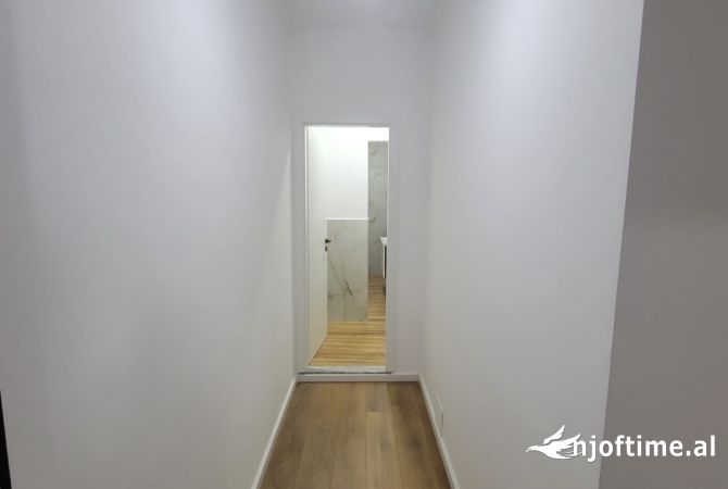 Ambient biznesi me qera 1+1 ne Tirane - 750 Euro