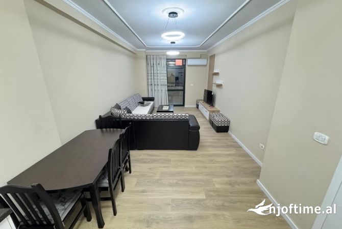 Shtepi me qera Apartament ne Tirane, 1+1, Mobilimi E mobiluar, Pagesa 600  Euro.