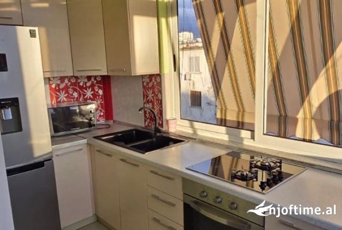 Shtepi me qera Apartament ne Tirane, 1+1, Mobilimi E mobiluar, Pagesa 600  Euro.