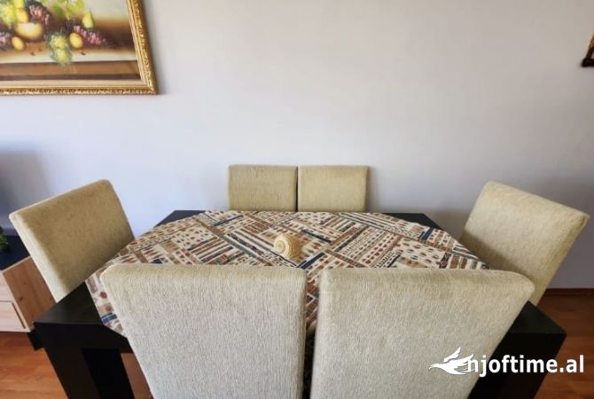 Shtepi me qera Apartament ne Tirane, 1+1, Mobilimi E mobiluar, Pagesa 520  Euro.