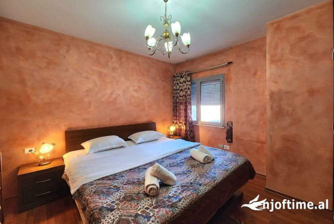 Shtepi me qera Apartament ne Tirane, 1+1, Mobilimi E mobiluar, Pagesa 520  Euro.