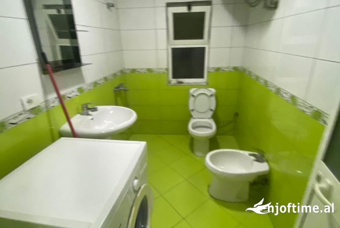 Shtepi me qera Apartament ne Tirane, 2+1, Mobilimi E mobiluar, Pagesa 500  Euro.