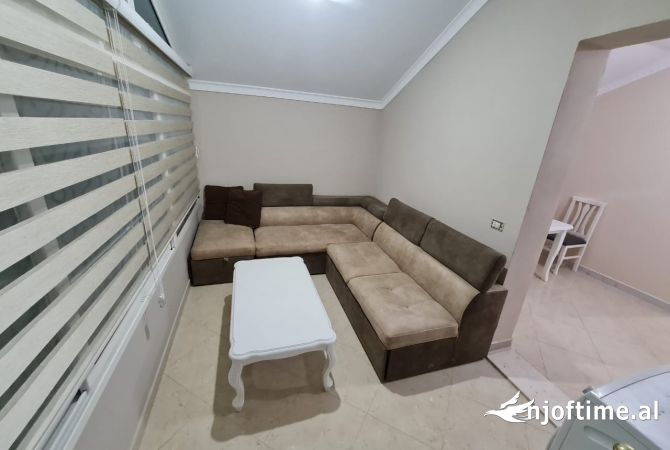 Shtepi me qera 2+1 ne Tirane - 400 Euro