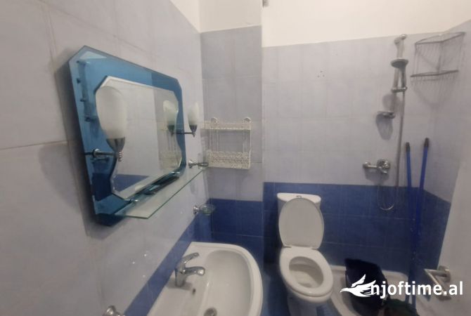 Shtepi me qera Apartament ne Tirane, 2+1, Mobilimi E mobiluar, Pagesa 400  Euro.