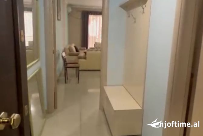 Shtepi me qera Apartament ne Tirane, 2+1, Mobilimi E mobiluar, Pagesa 45,000  Leke.