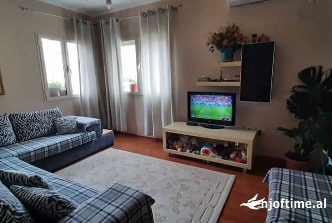 Shtepi me qera 2+1 ne Tirane - 450 Euro