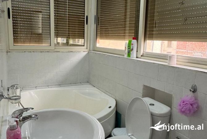 Shtepi me qera Apartament ne Tirane, 1+1, Mobilimi E mobiluar, Pagesa 600  Euro.