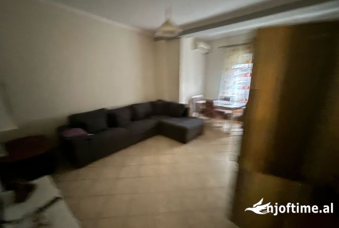 Shtepi me qera 1+1 ne Tirane - 450 Euro