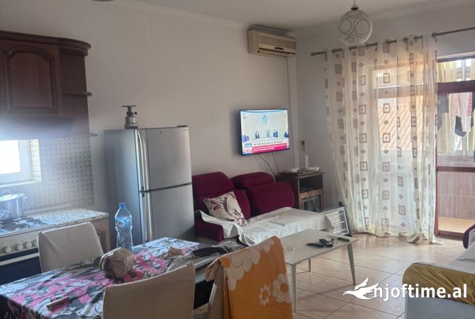 Shtepi me qera Apartament ne Tirane, 2+1, Mobilimi E mobiluar, Pagesa 45,000  Leke.